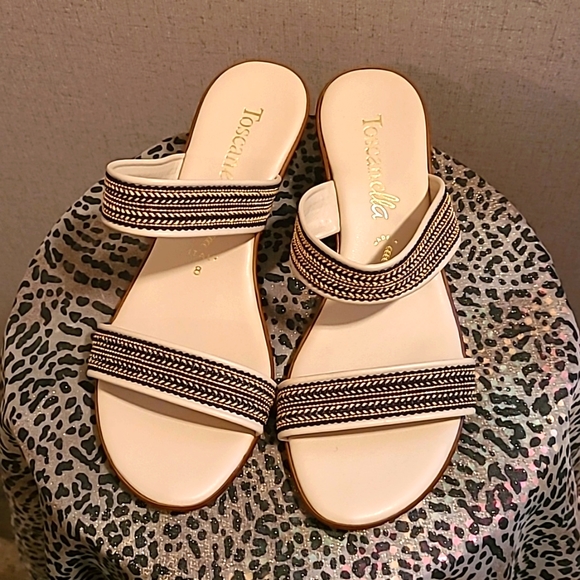 Toscanella Shoes Nwot Toscan Ella Beige Sandals Size 8 Poshmark